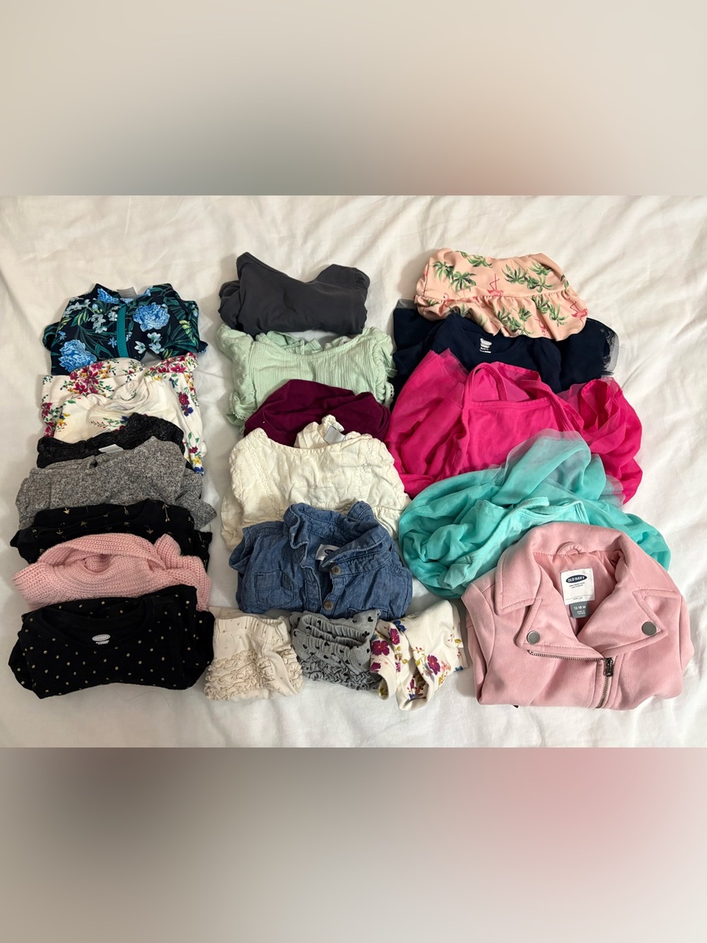 Old Navy - 20 piece Bundle - 12-18 months